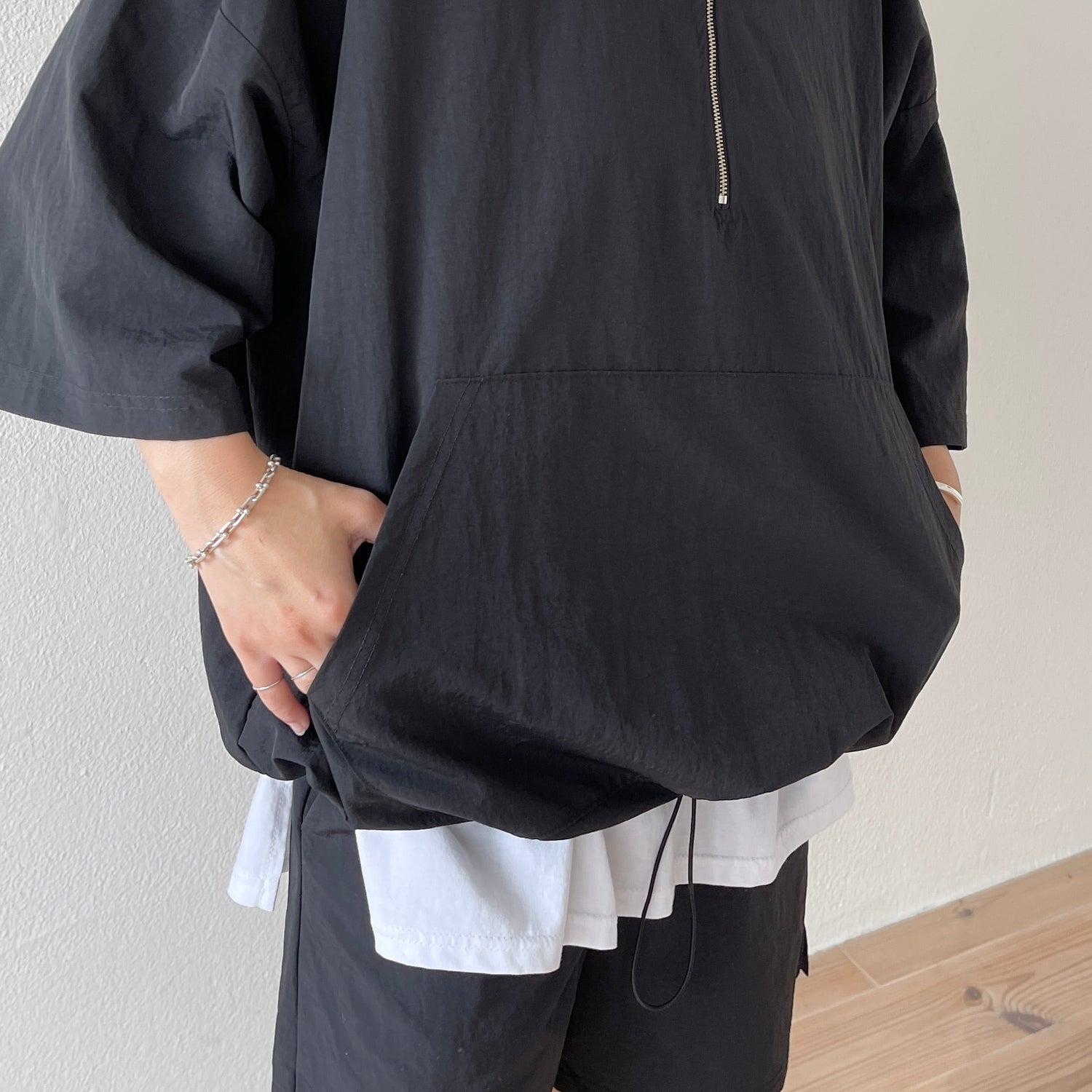 over size half zip nylon po / black