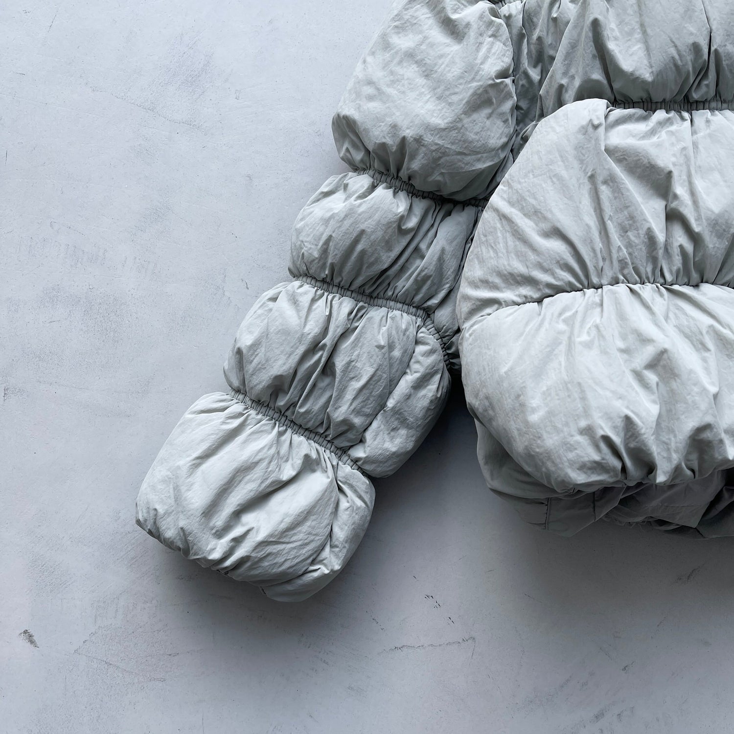 CHIGIRI PAN DOWN / gray