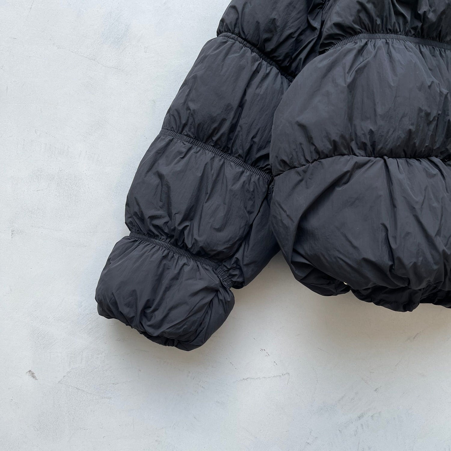 CHIGIRI PAN DOWN / black