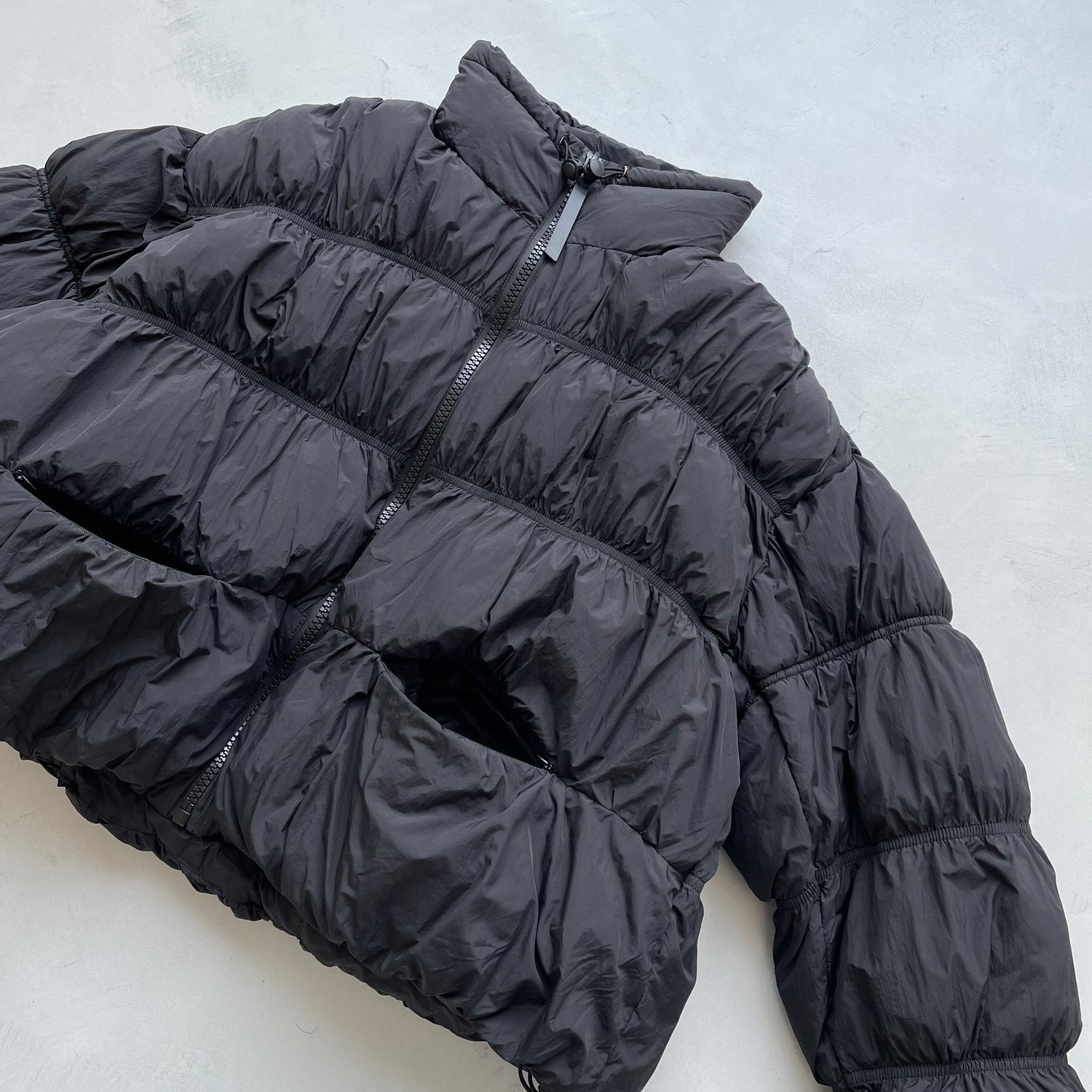 CHIGIRI PAN DOWN / black