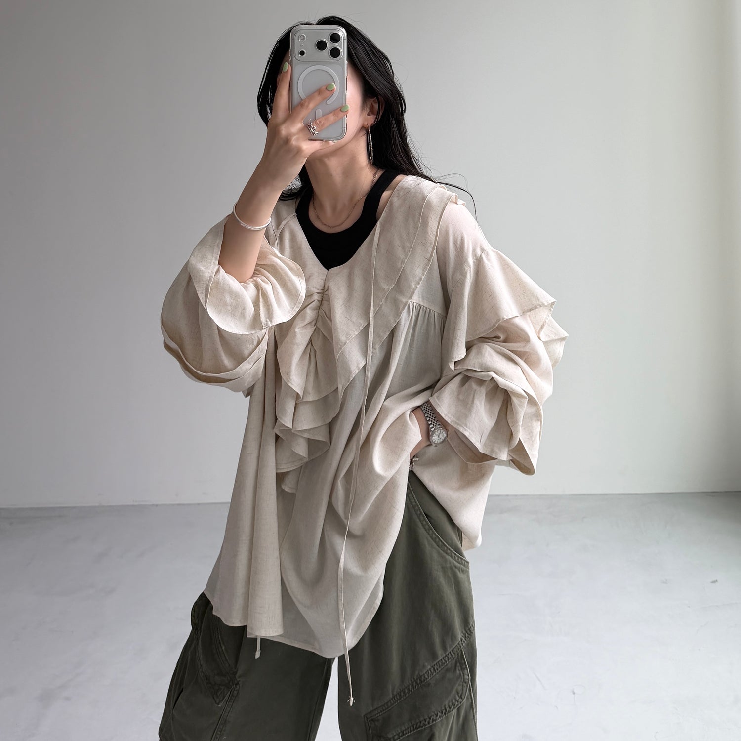 big collar frill blouse / linen beige