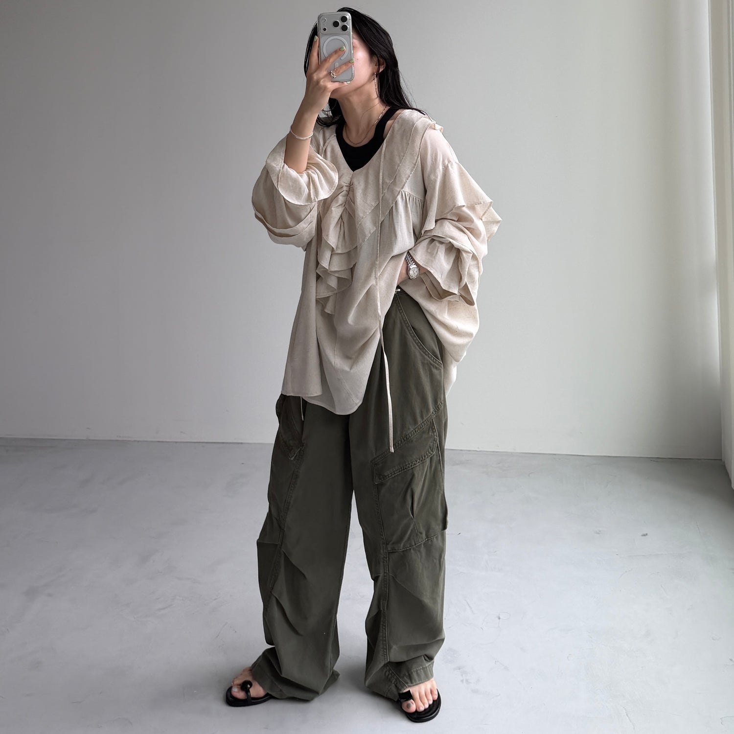 big collar frill blouse / linen beige