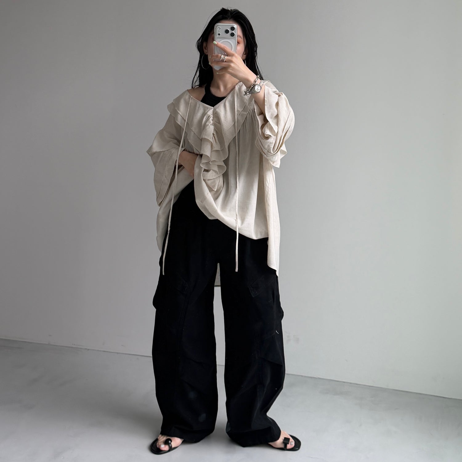 big collar frill blouse / linen beige