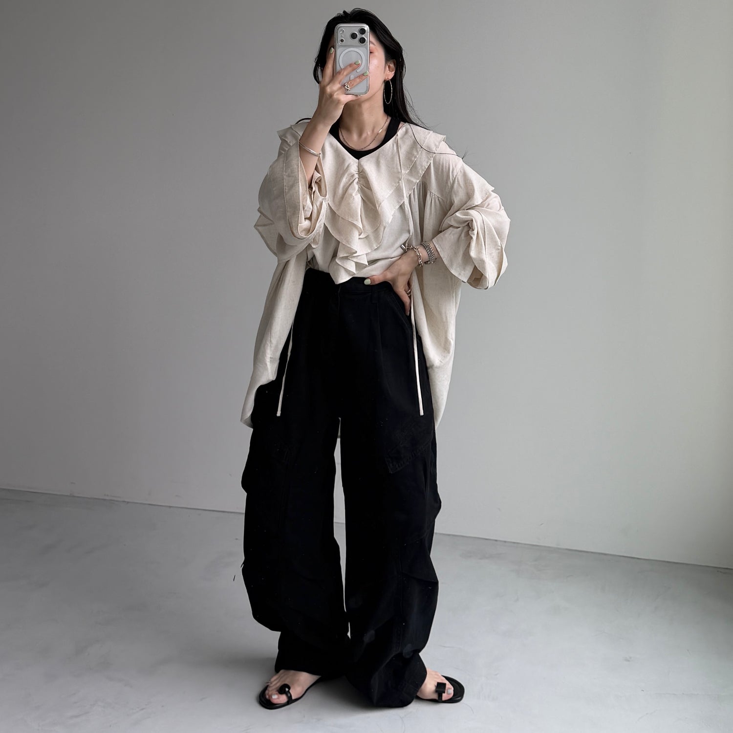 big collar frill blouse / linen beige