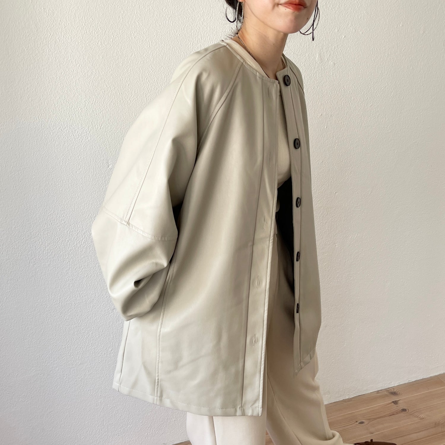 volume sleeve fake leather coat / ivory （ツーウェイオーバーサイズ