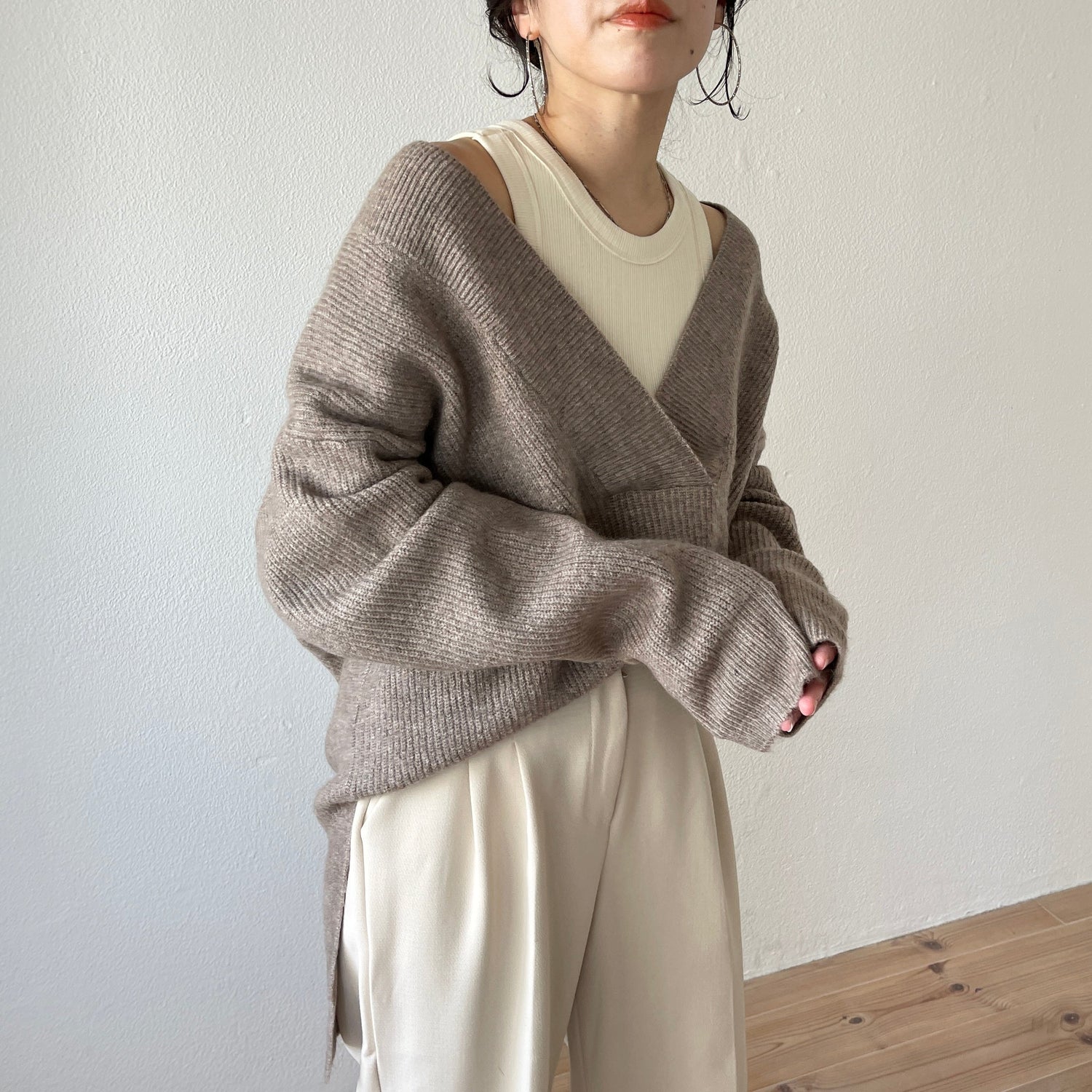 【SAMPLE】over size v neck loose knit / beige