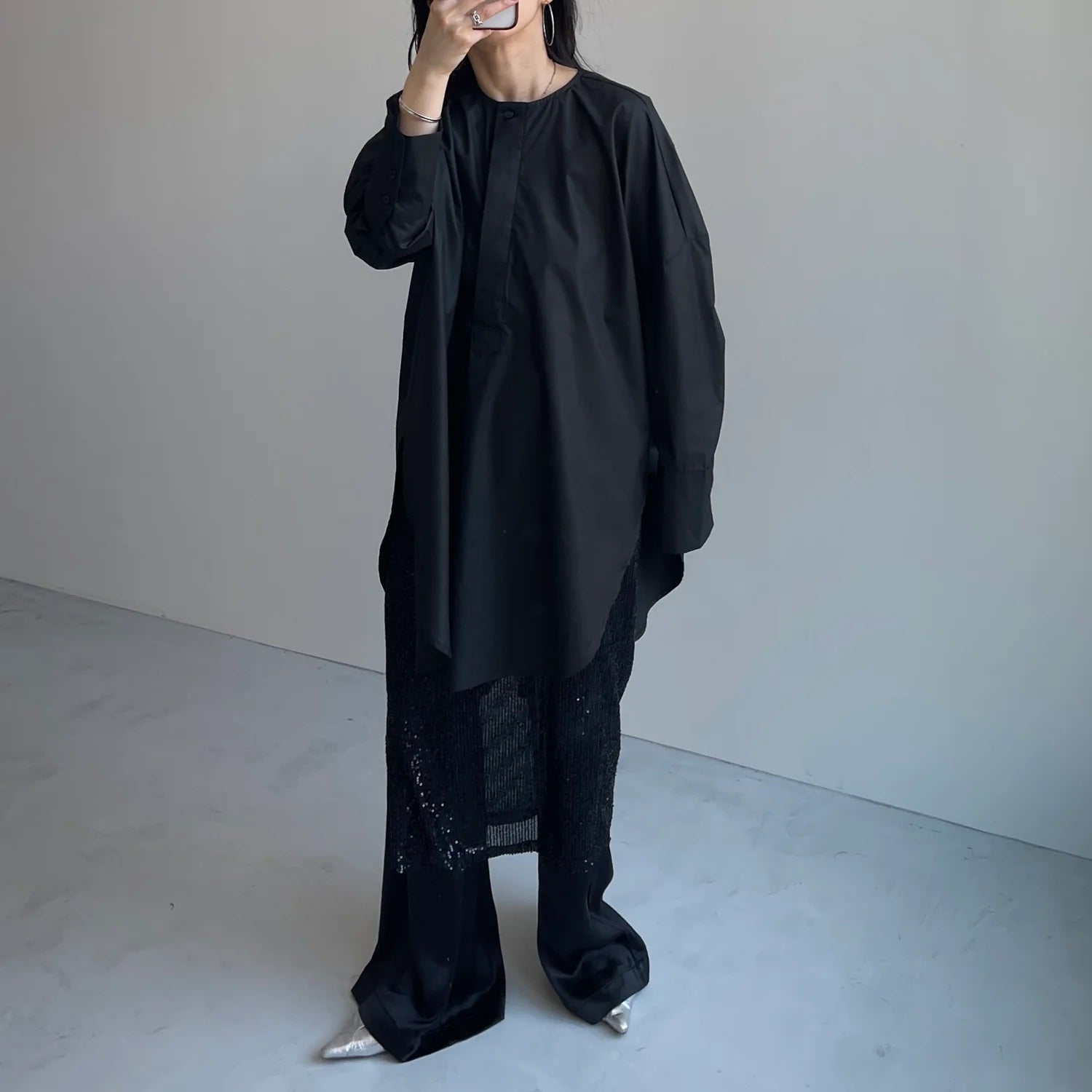relax satin pants / black