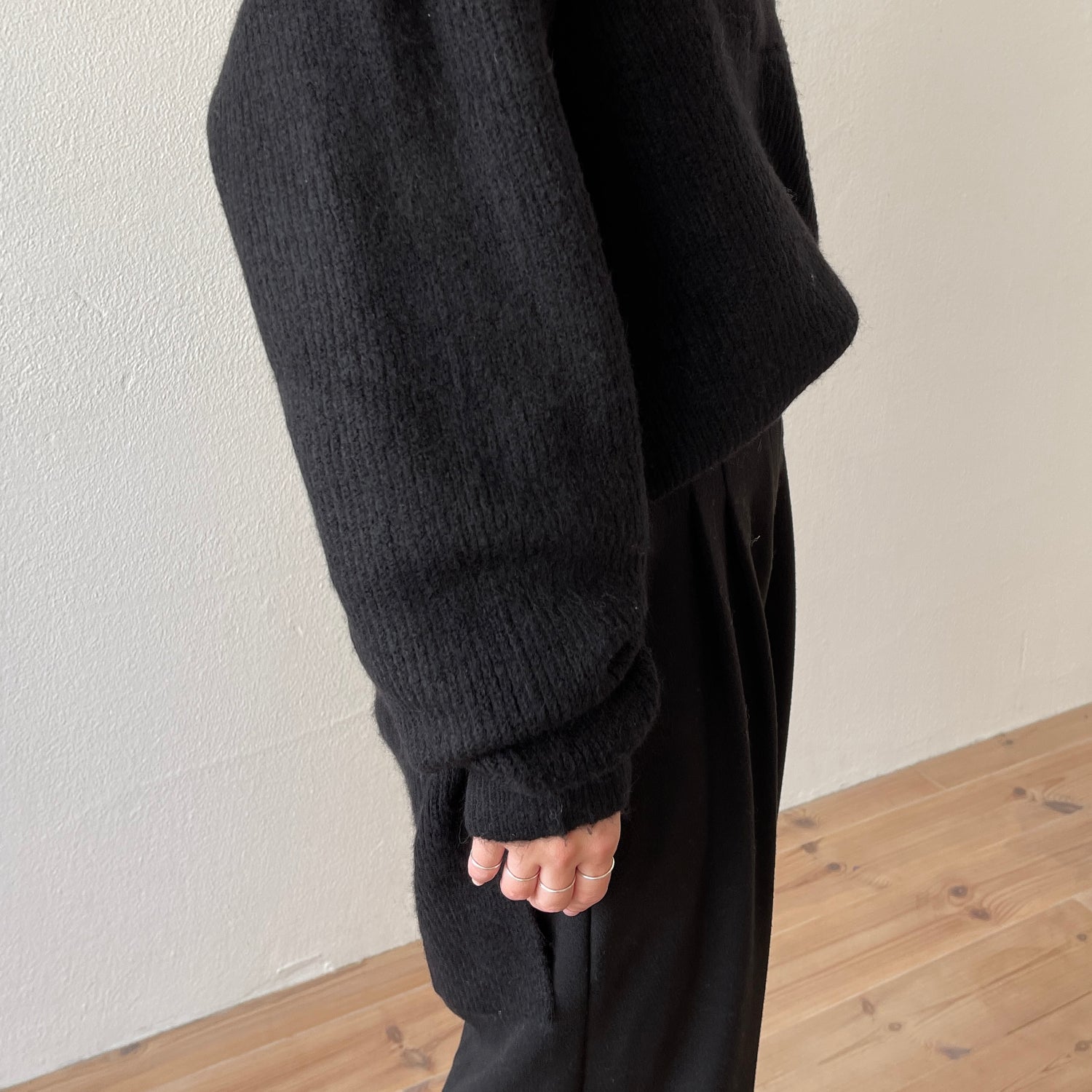 over size v neck loose knit / black