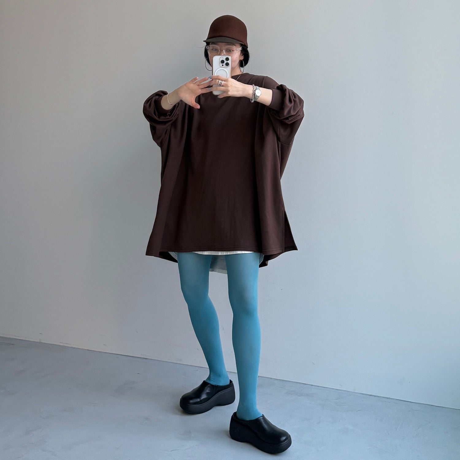 super loose light sweatee / brown