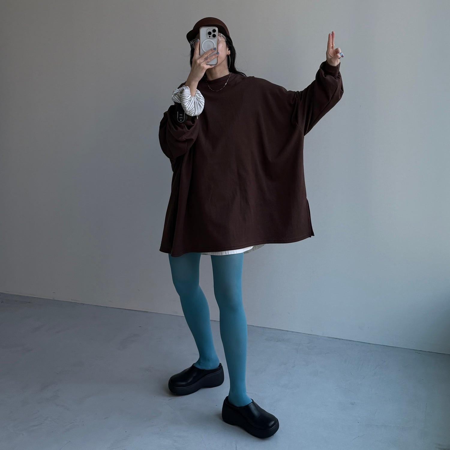 super loose light sweatee / brown