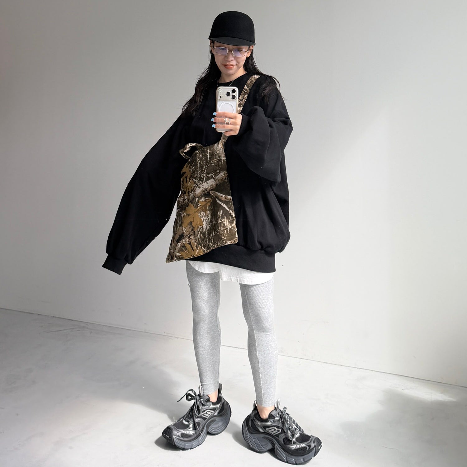 URAKE OSUMITSUKI sweat / black
