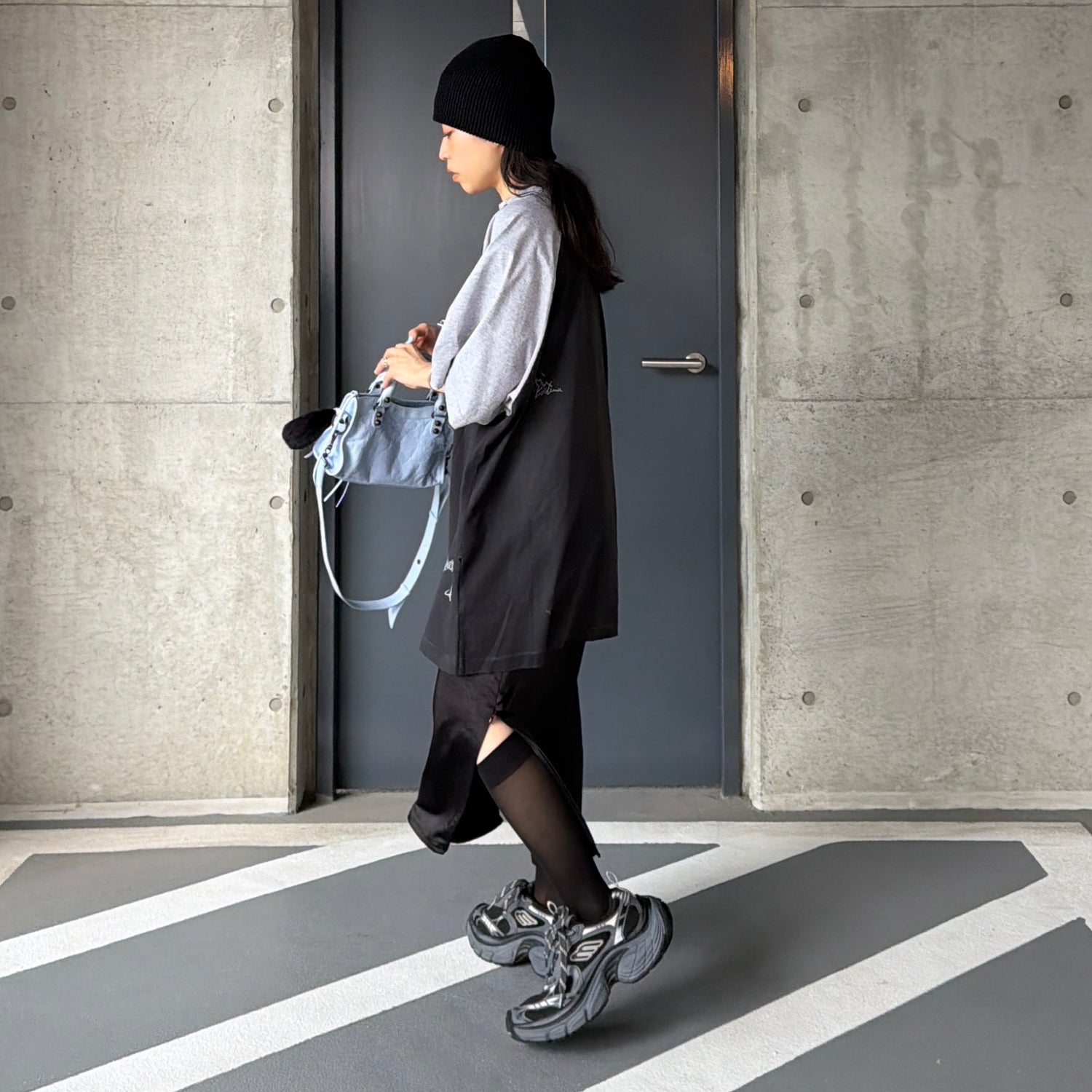 SENBATSU satin skirt / black