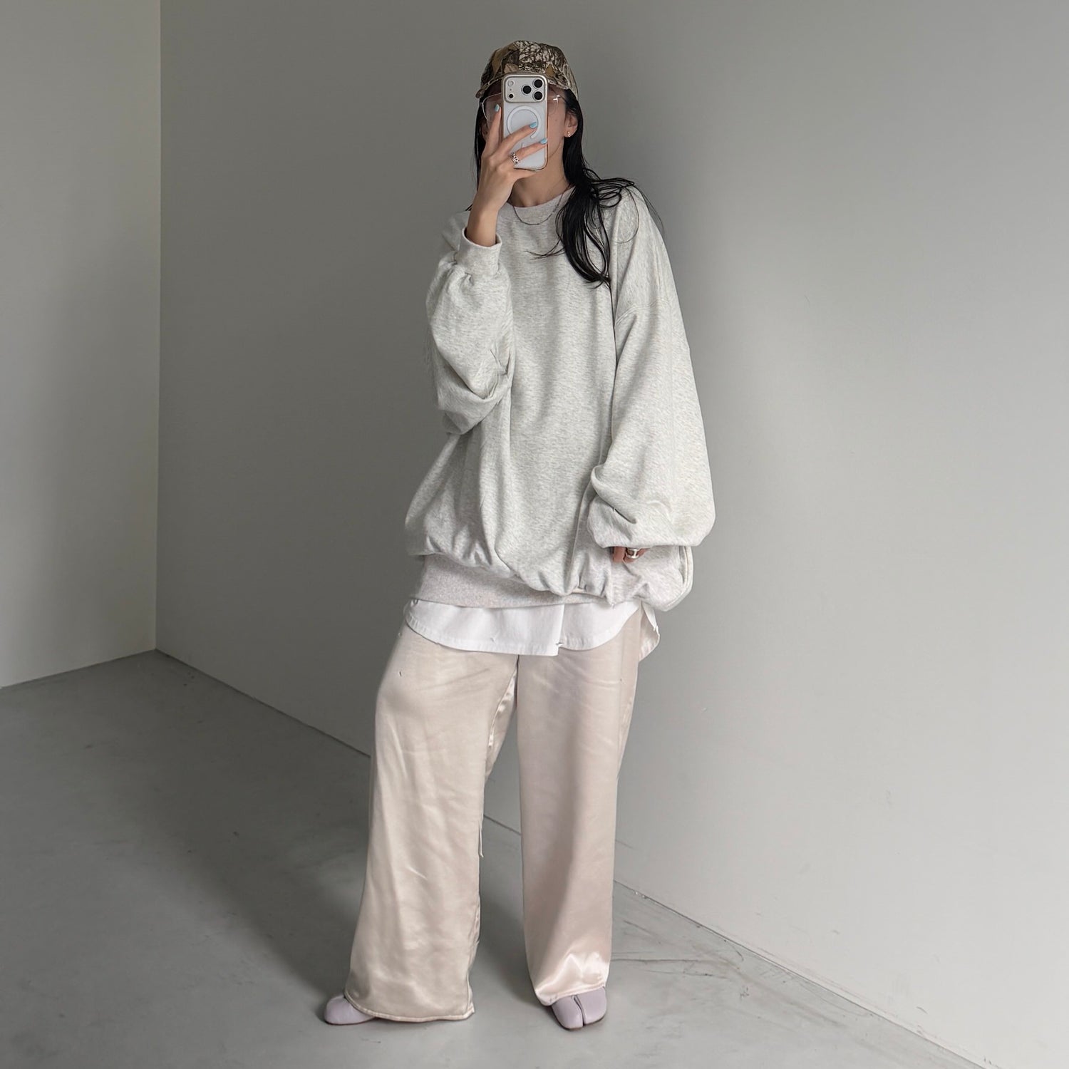 URAKE OSUMITSUKI sweat / oatmeal