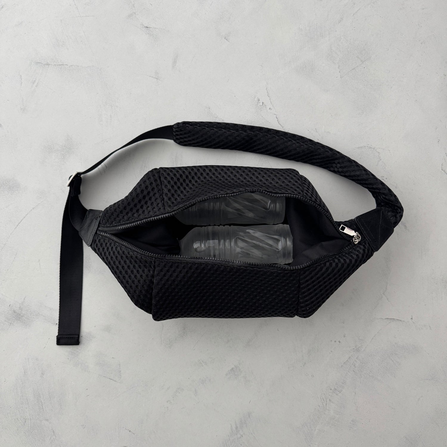 air mesh bag / black