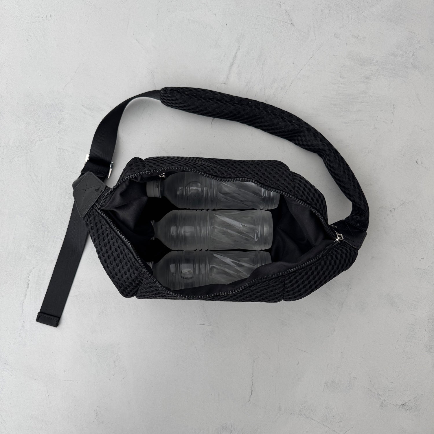 air mesh bag / black