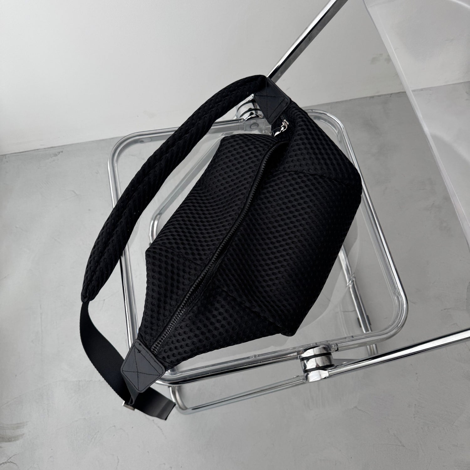 air mesh bag / black