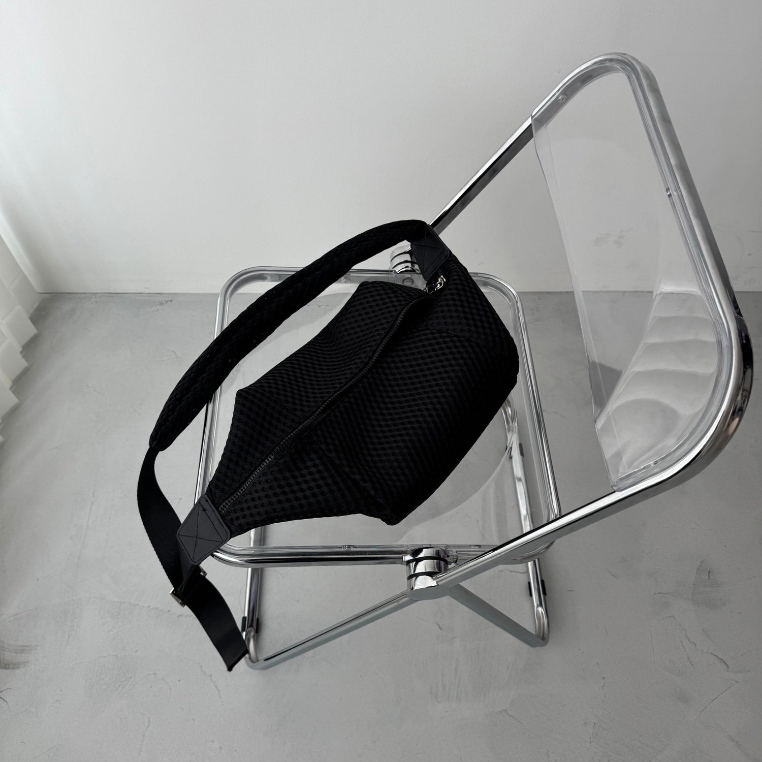air mesh bag / black