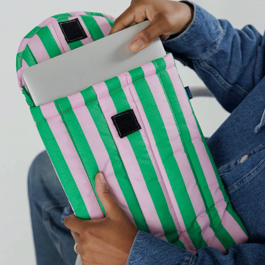 BAGGU Puffy Laptop Sleeve / pink × green