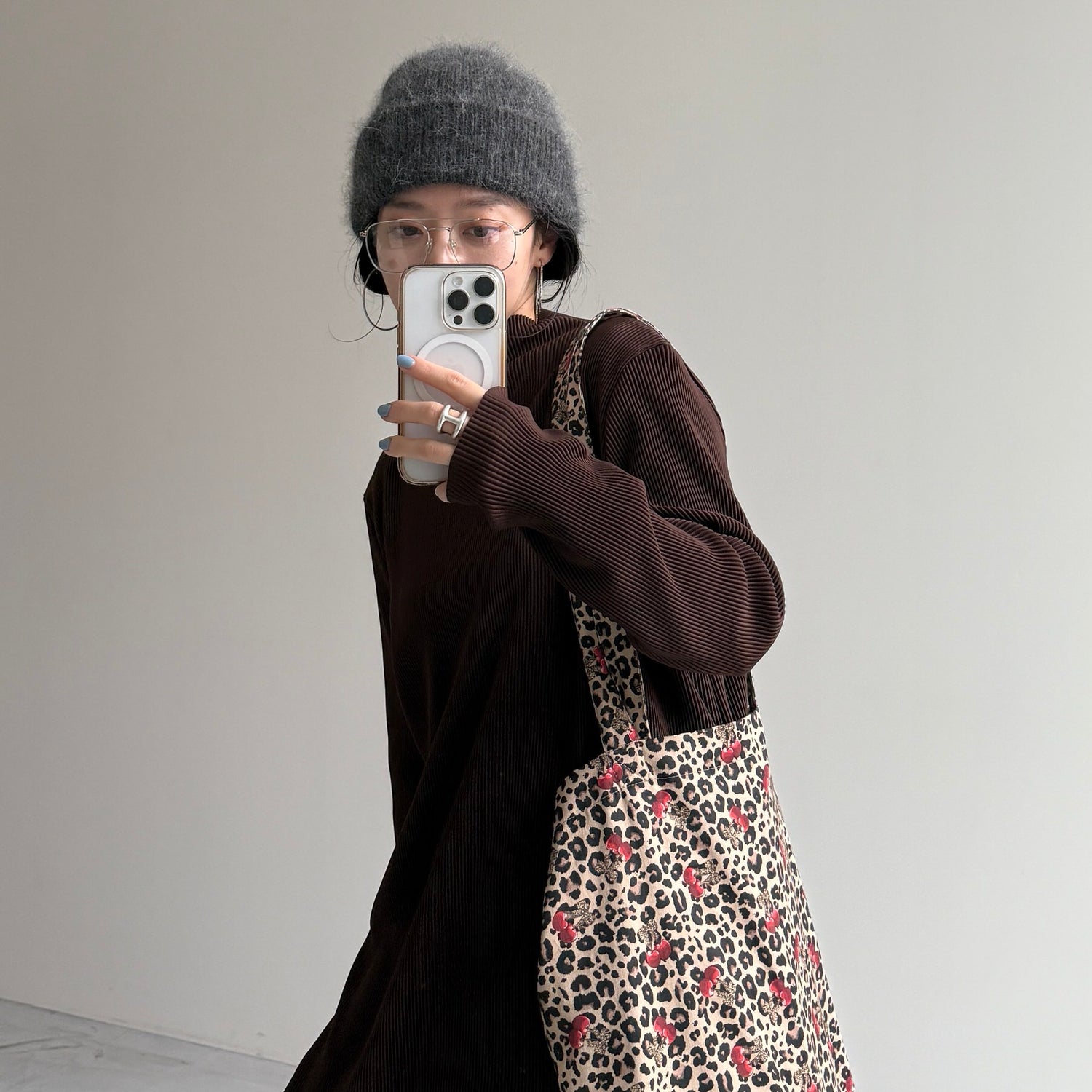 angora snow beanie / gray