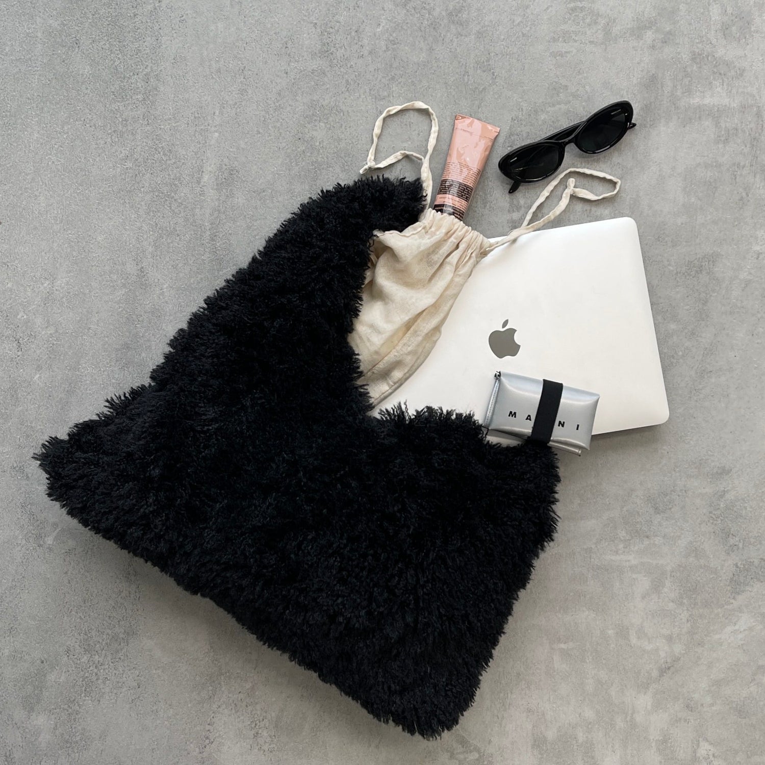 pillow bag / black