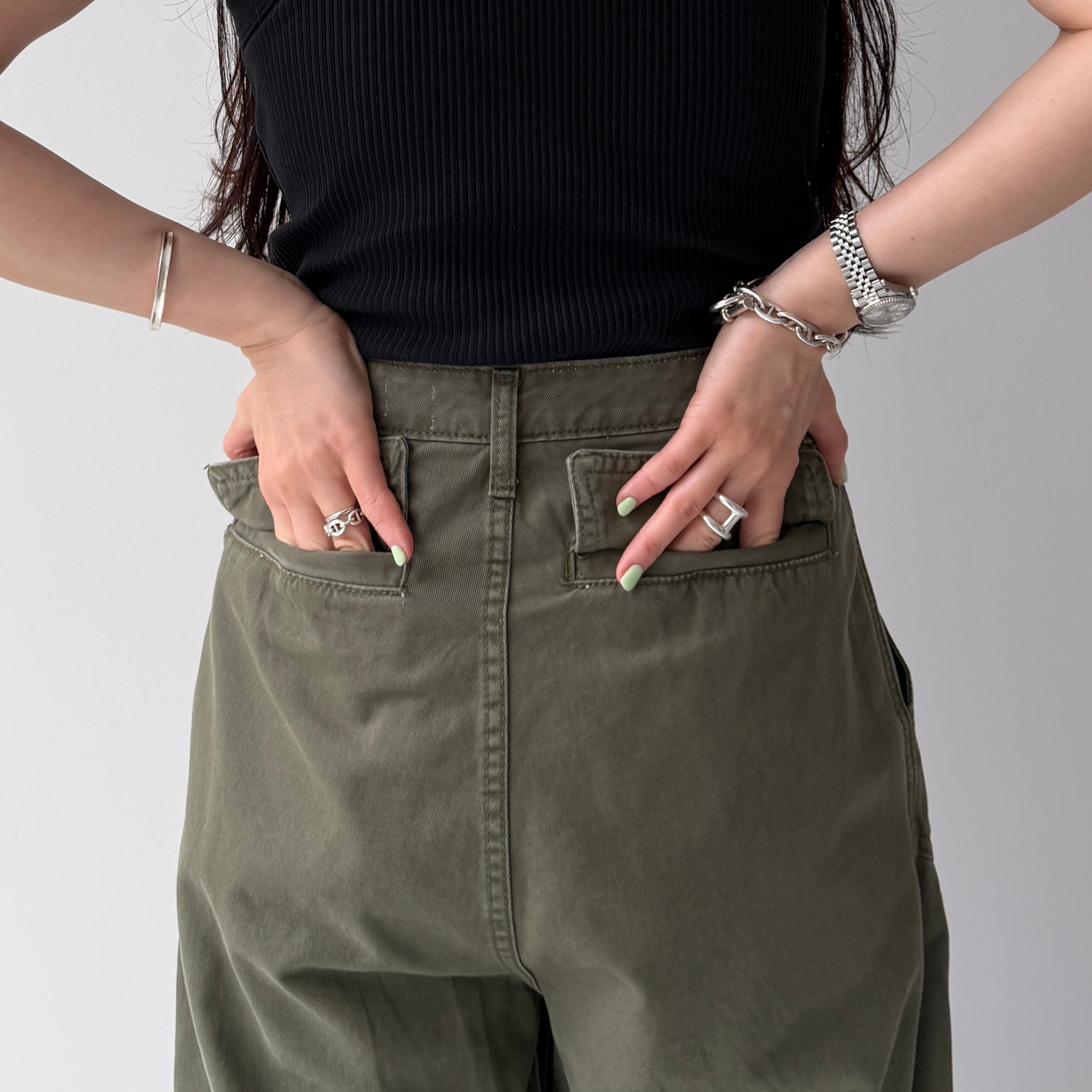 vintage like curve cargo pants / black
