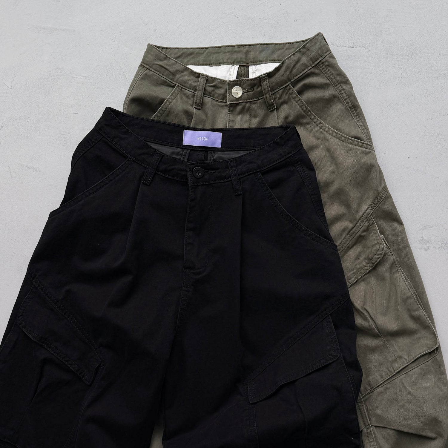 vintage like curve cargo pants / black