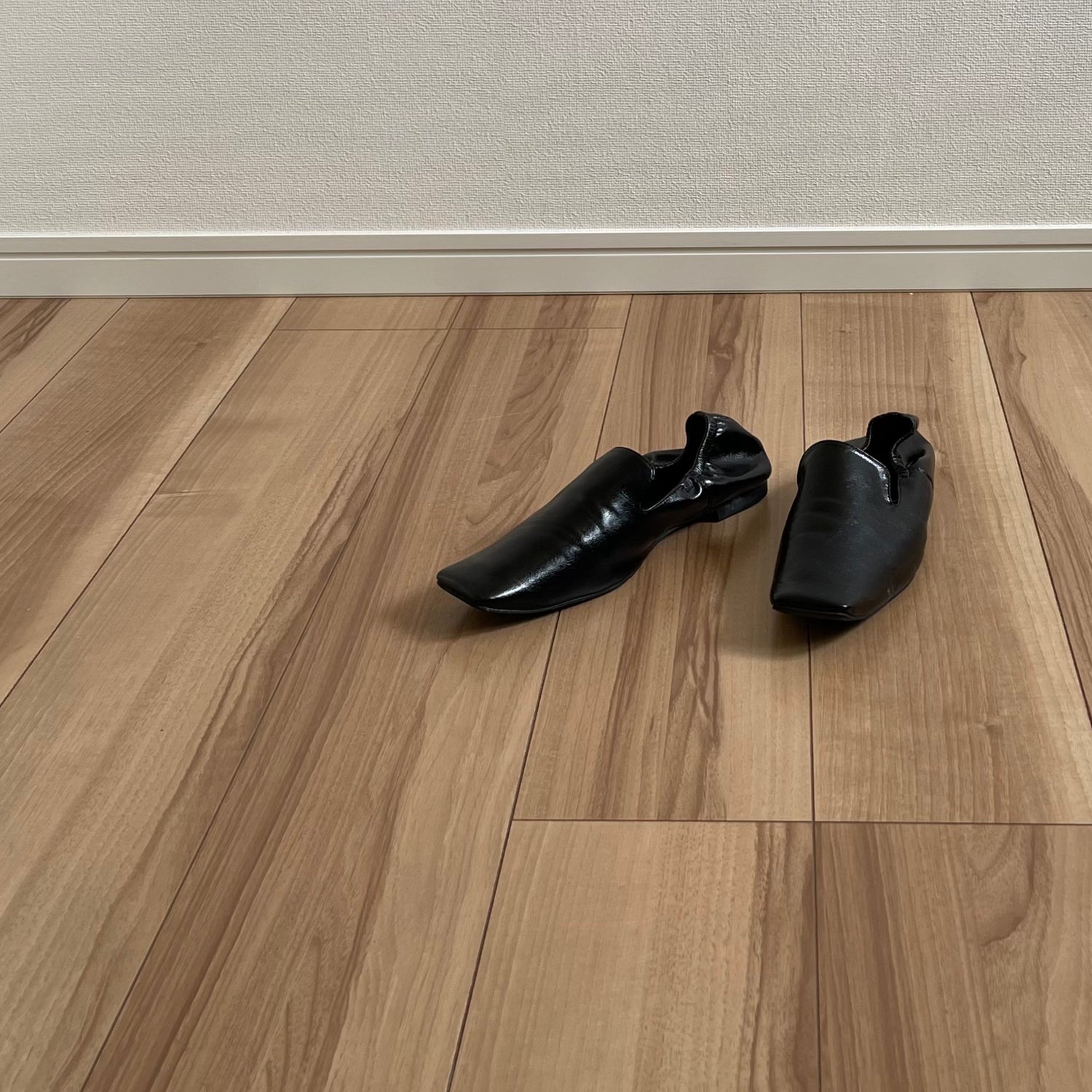 square toe flat shoes / black