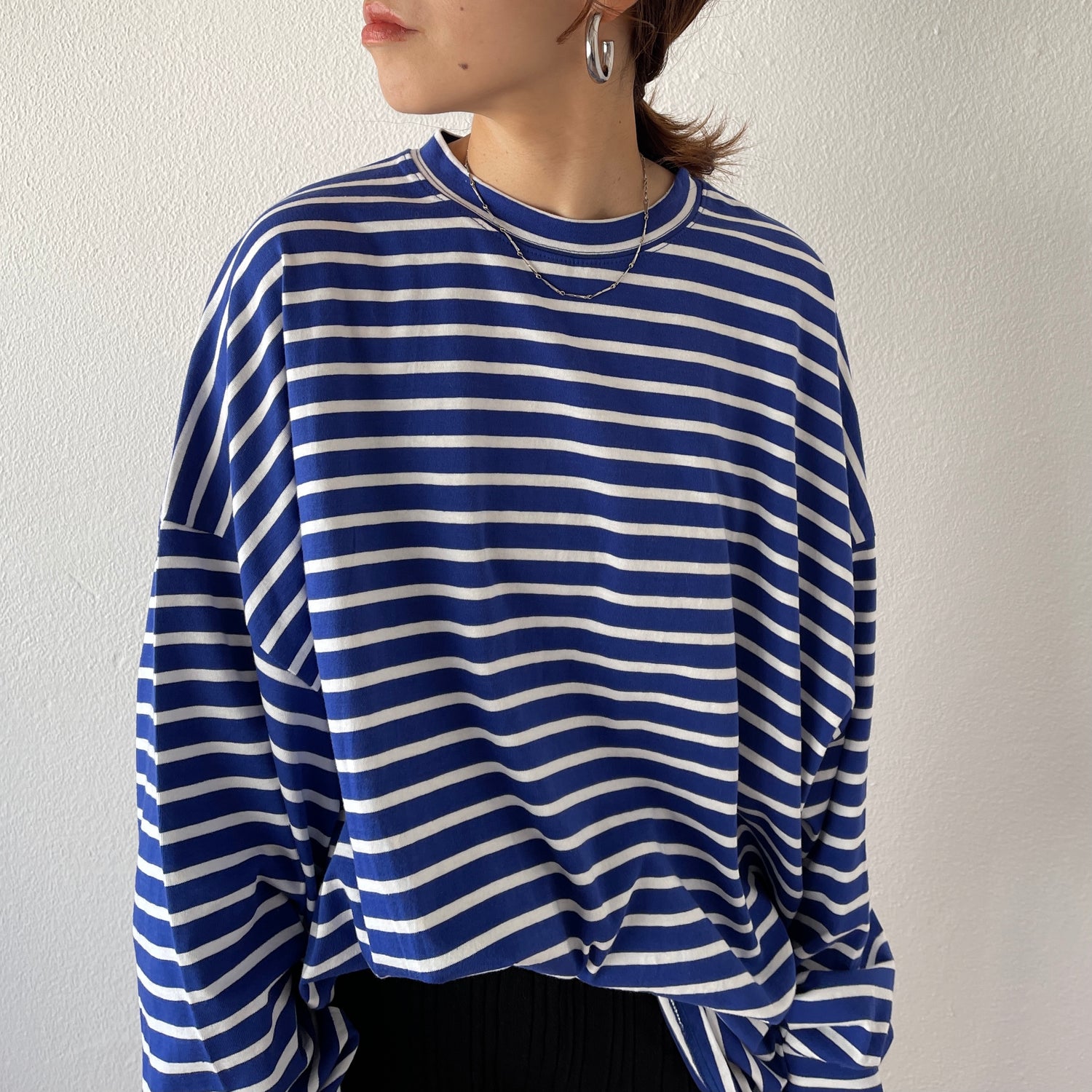 loose silhouette over size border tee / blue