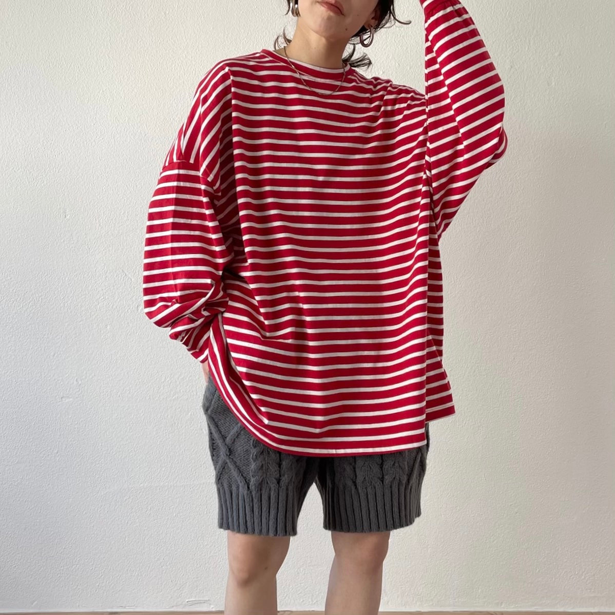 loose silhouette over size border tee / red
