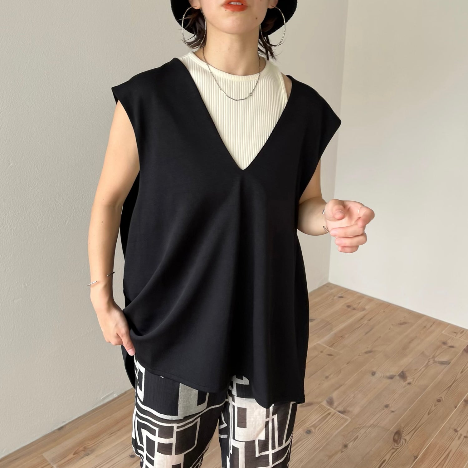 《love call limited price！3/5 23:59 まで》over size ponte vest / black