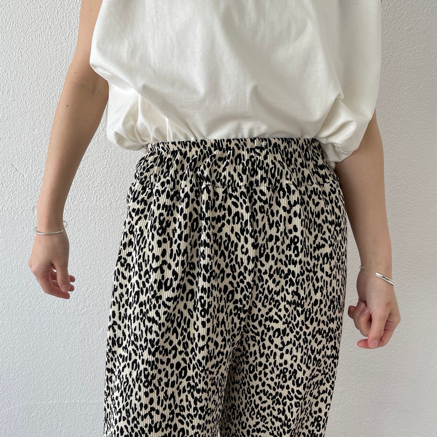 "osaka" leopard pleats pants / ivory
