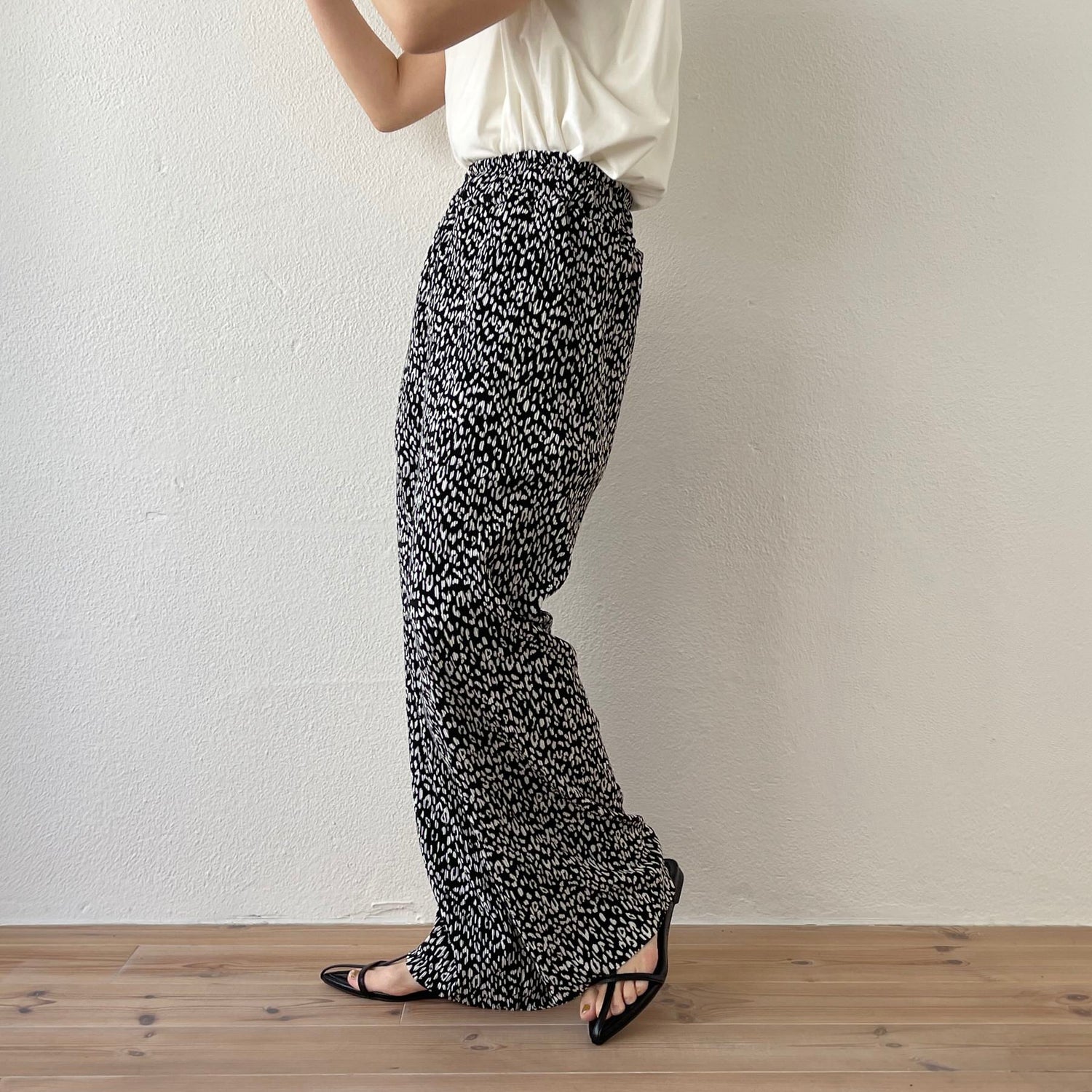 "osaka" leopard pleats pants / black