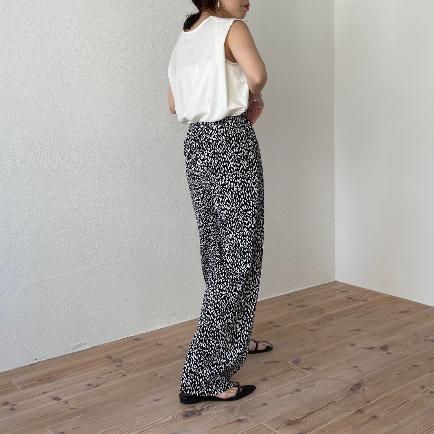 "osaka" leopard pleats pants / black