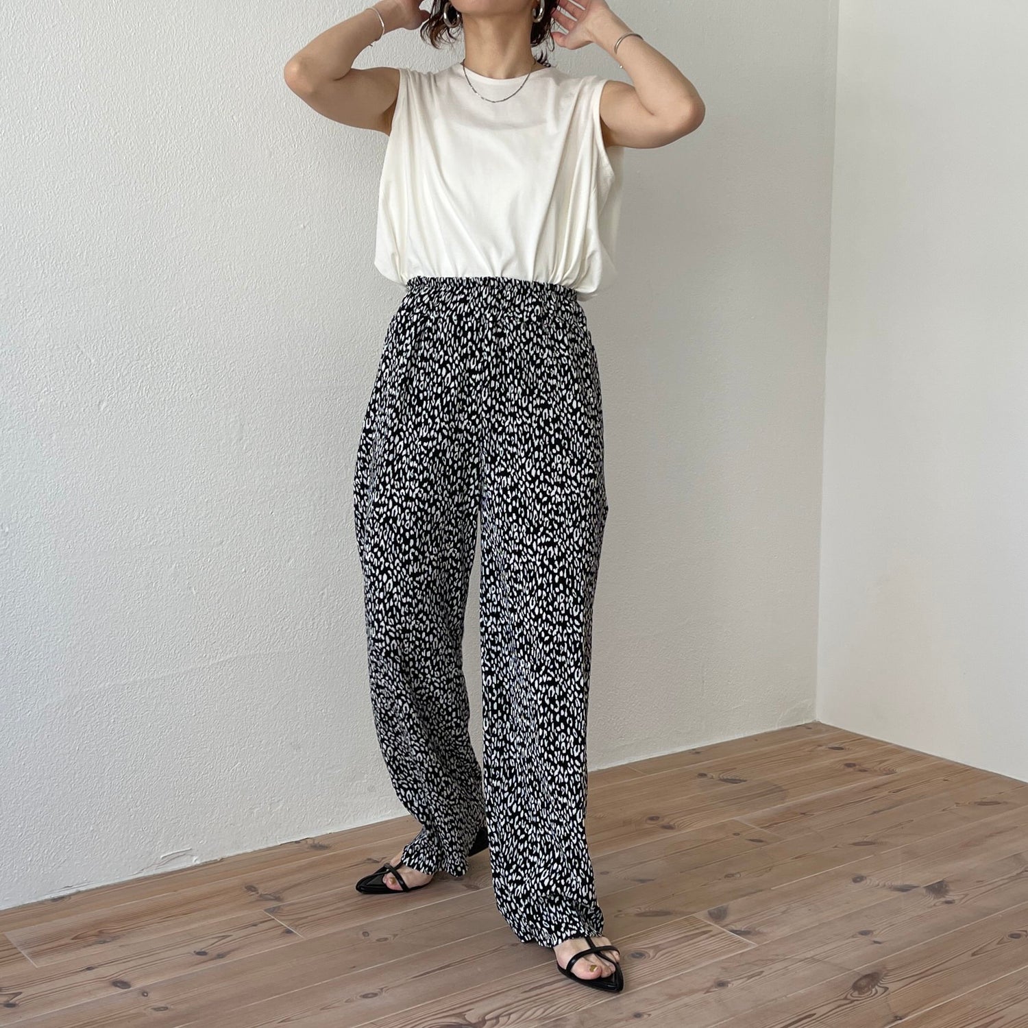 "osaka" leopard pleats pants / black
