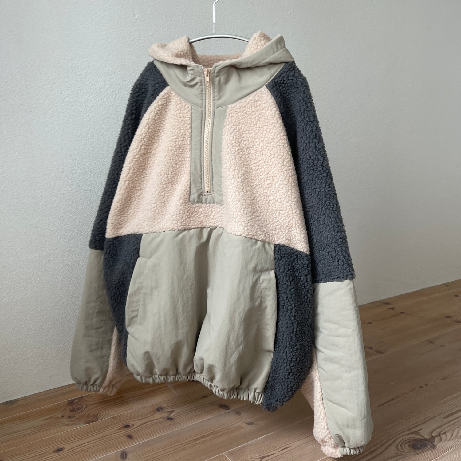 over size BOA hoodie blouson / beige