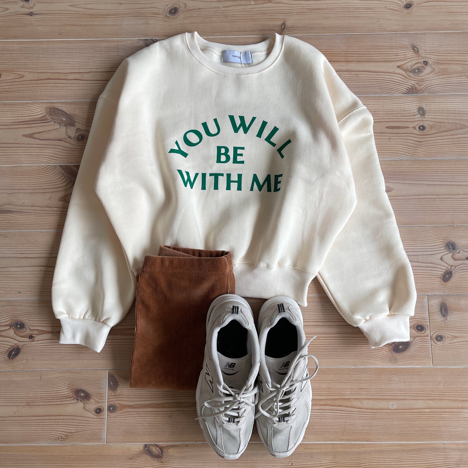 with me ! short sweat / ivory