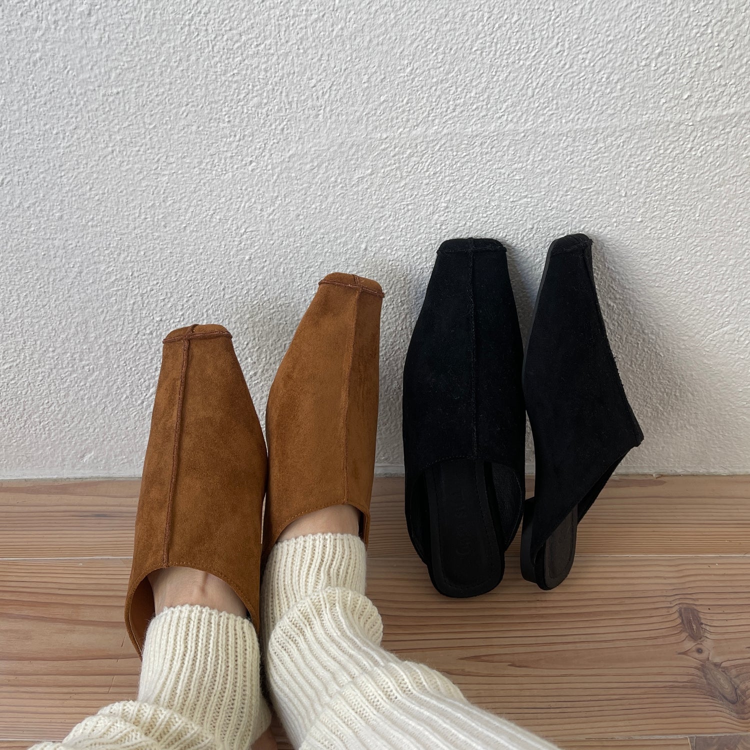 square toe suede flat shoes / brown
