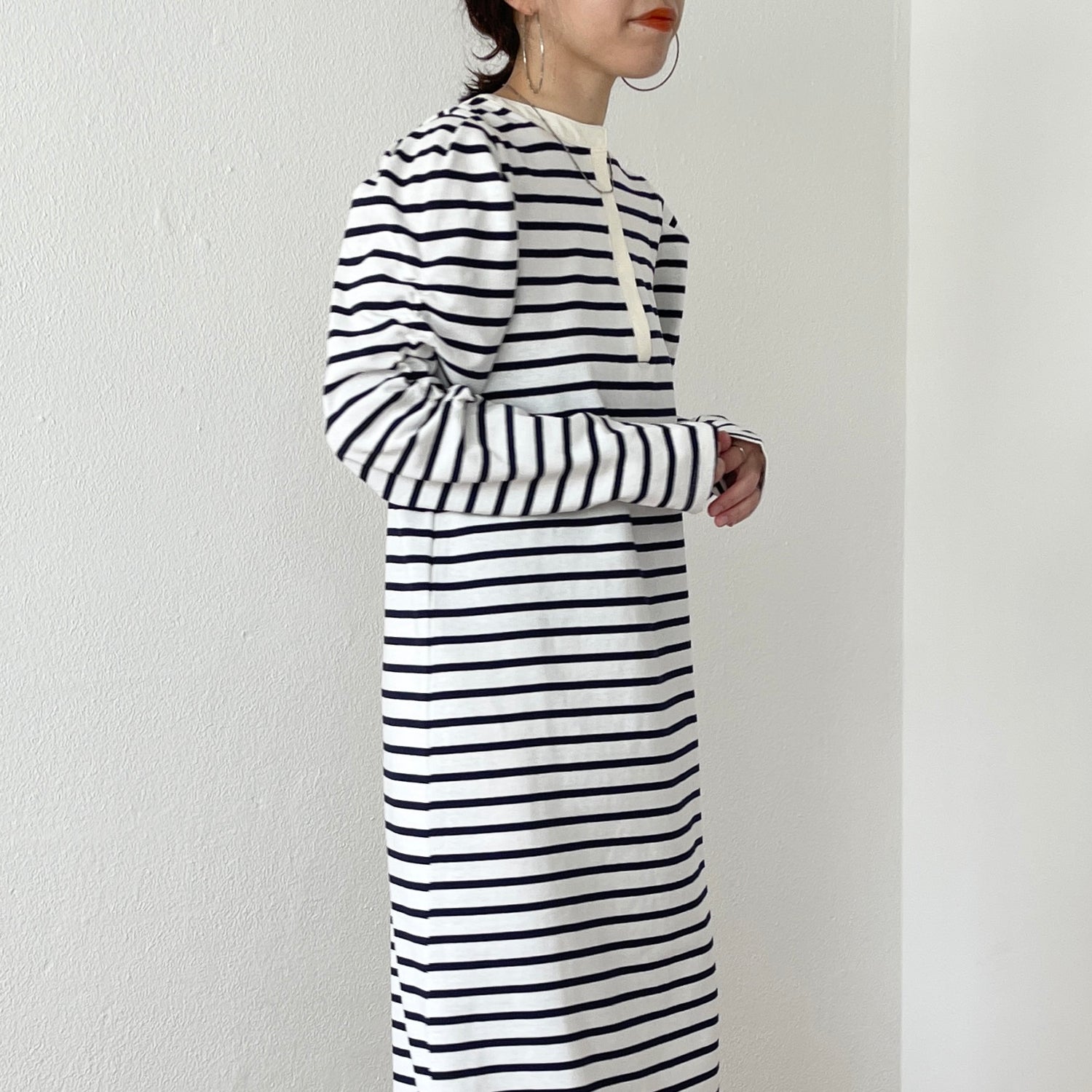 puff shoulder border one piece / navy