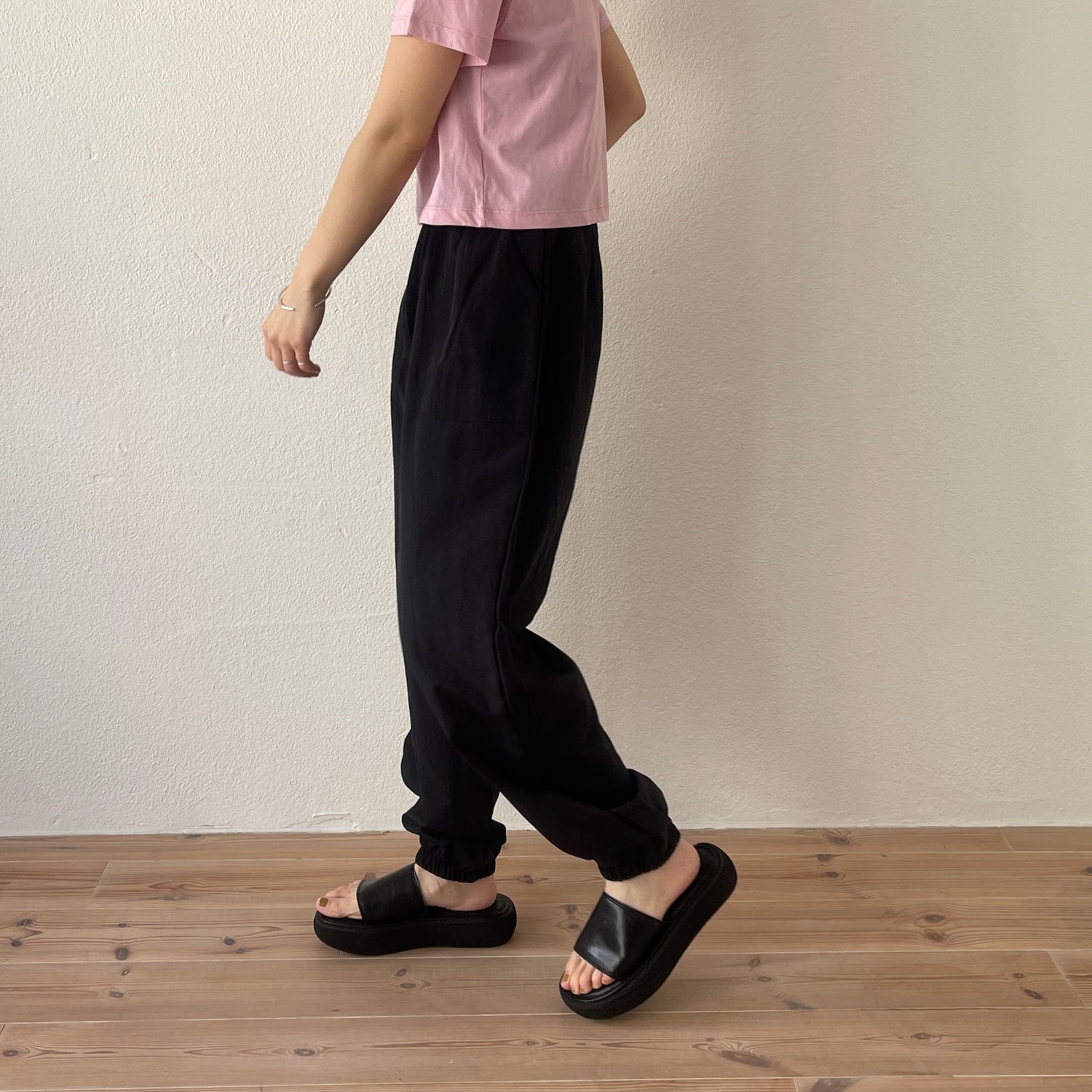 ATSUZOKO rubber sandals / black