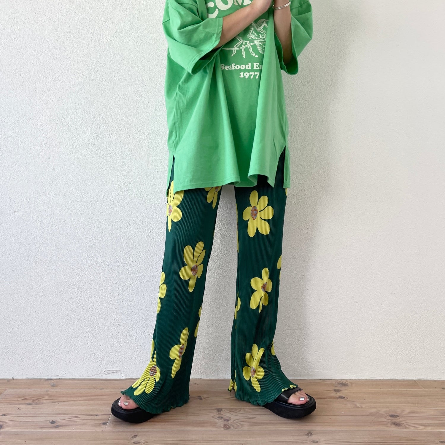 【SAMPLE】relax flower pleats pants / green
