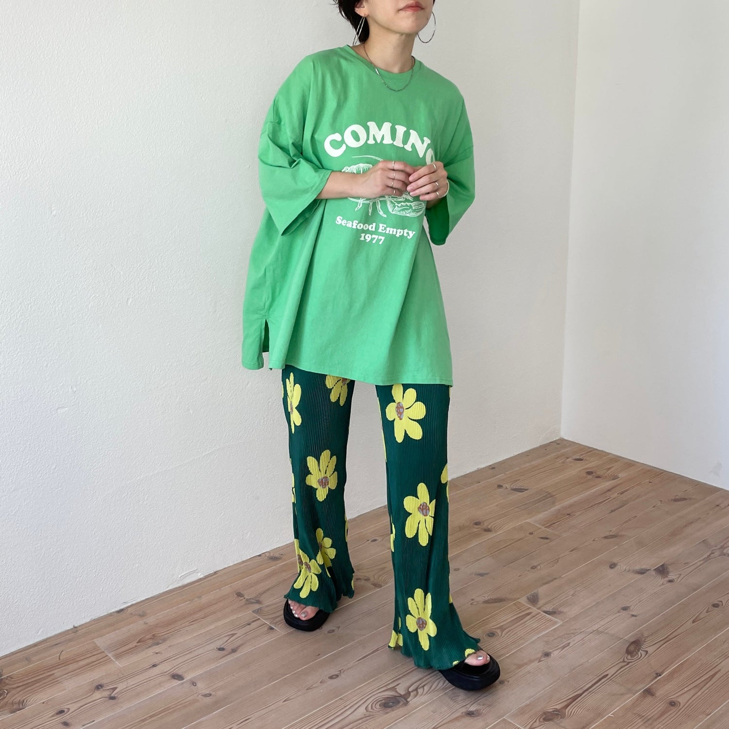 【SAMPLE】relax flower pleats pants / green