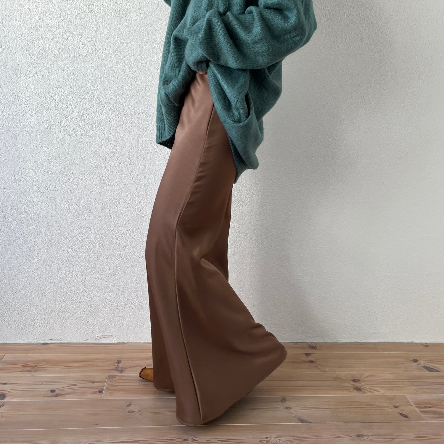 style up relax satin mermaid skirt / brown[ long ]