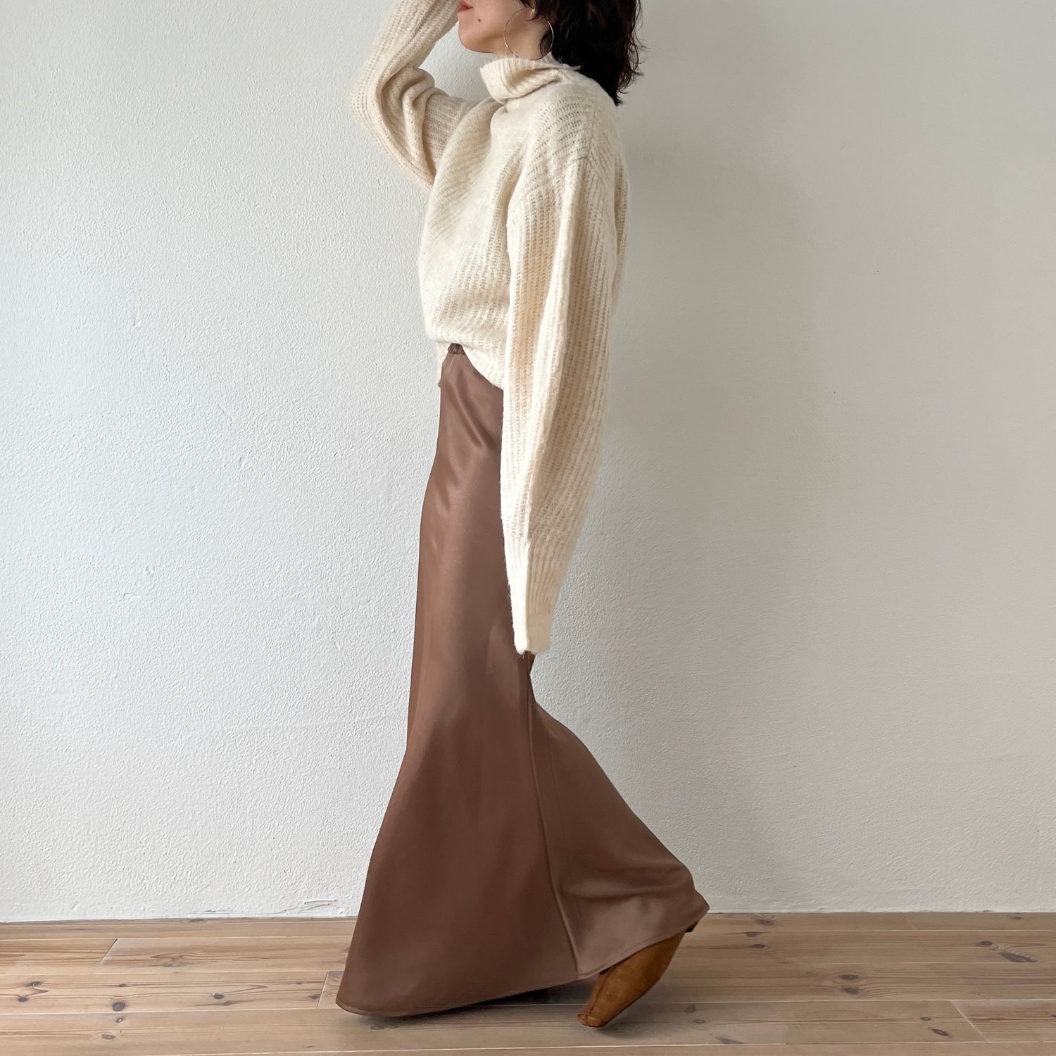 style up relax satin mermaid skirt / brown[ long ]
