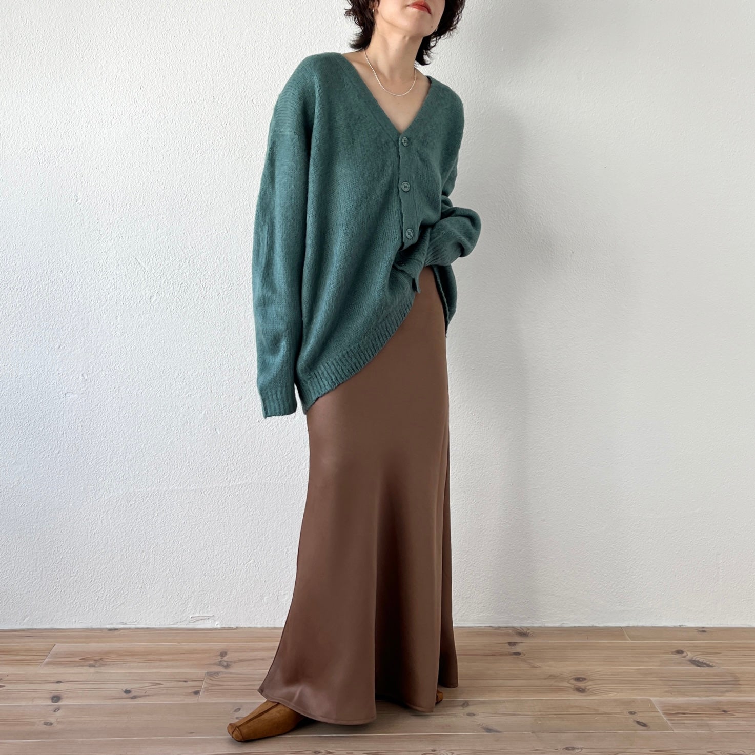 style up relax satin mermaid skirt / brown[ long ]