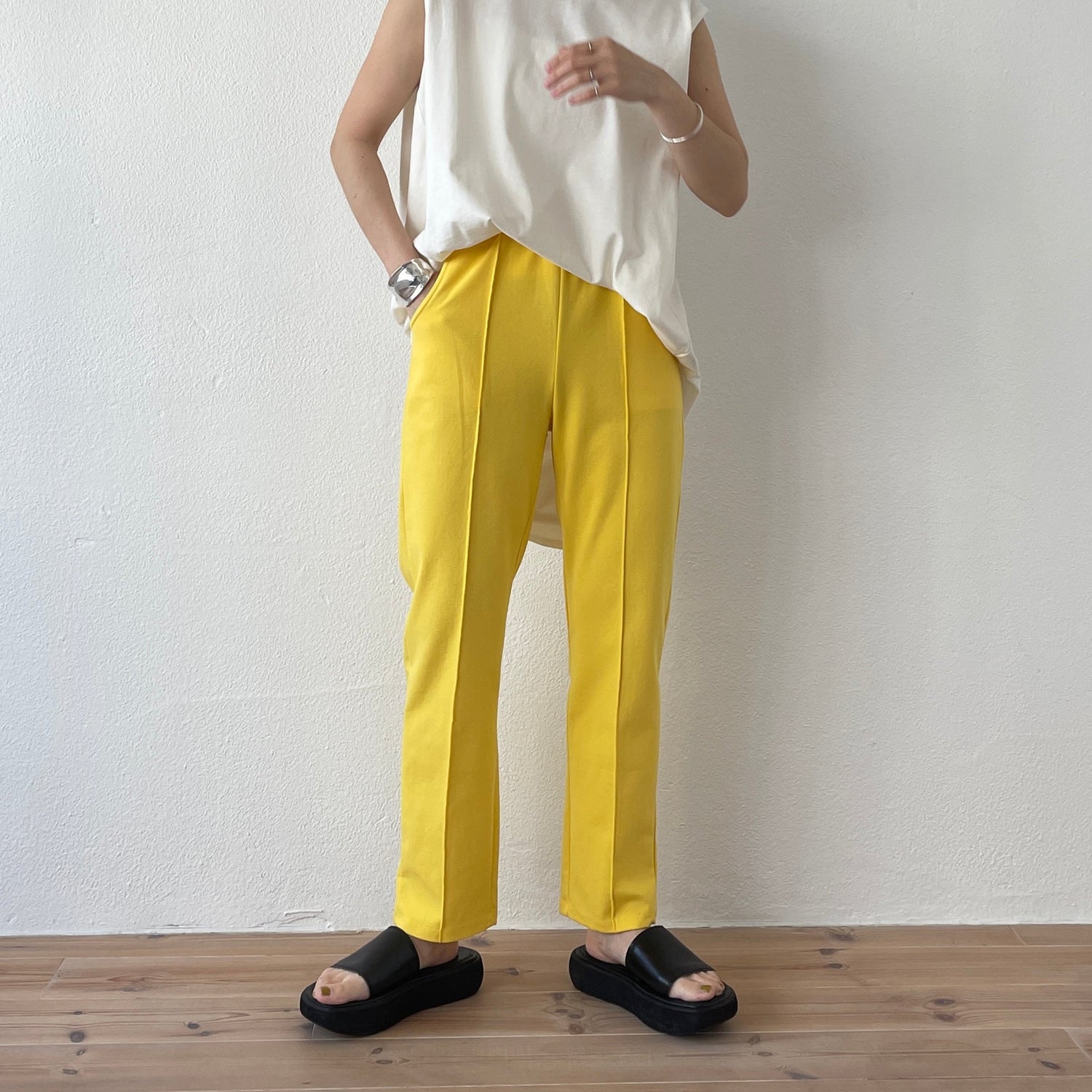 【SAMPLE】center line relax sweat pants / yellow