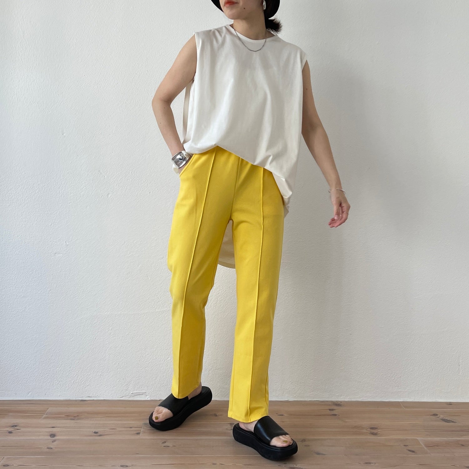 【SAMPLE】center line relax sweat pants / yellow