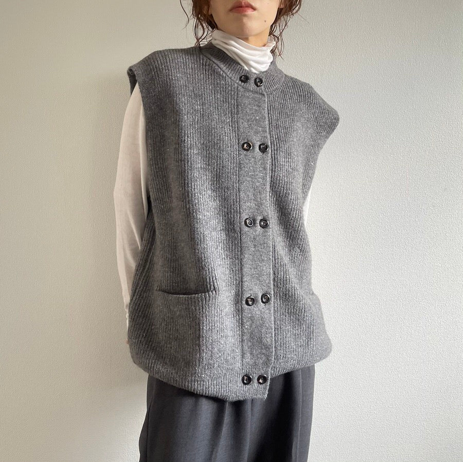 double button knit vest / charcoal