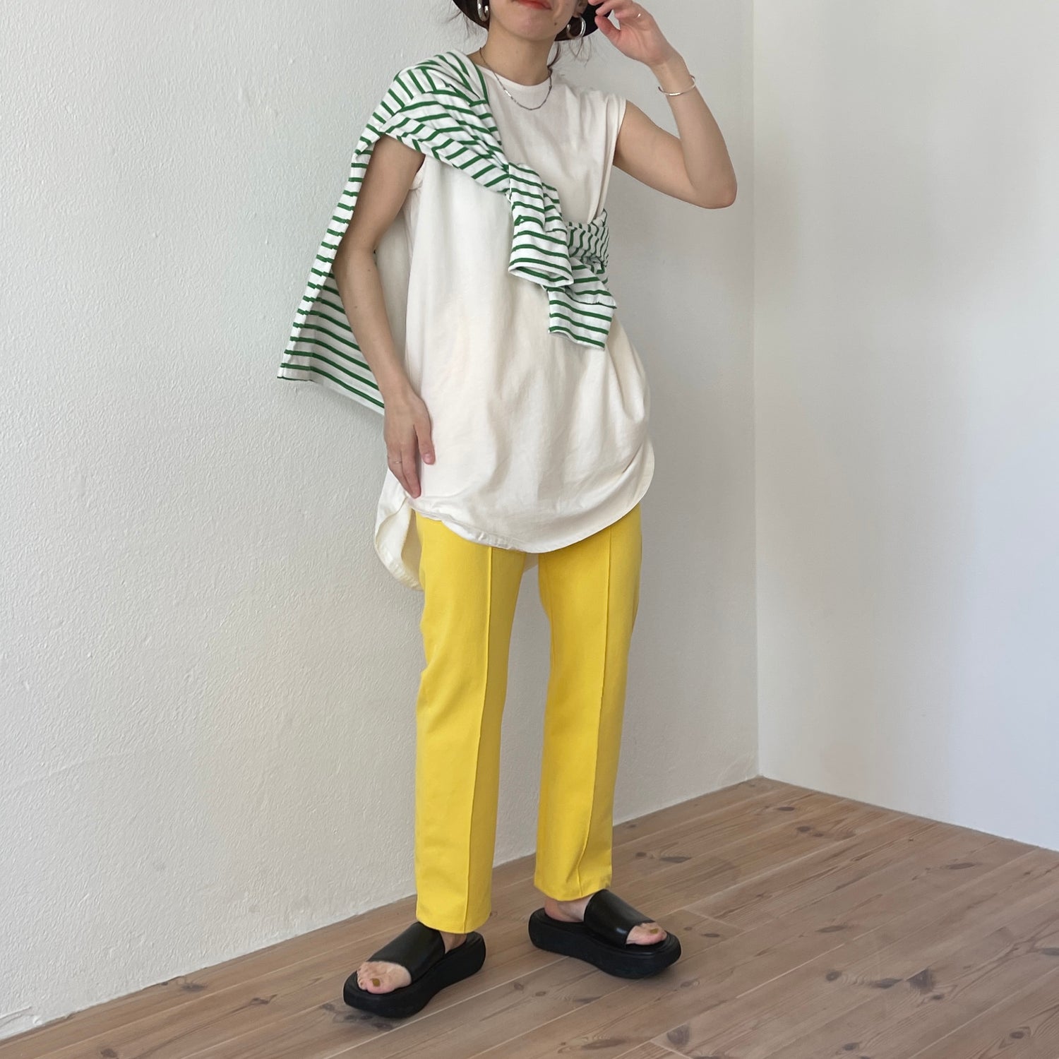 loose silhouette over size border tee / green
