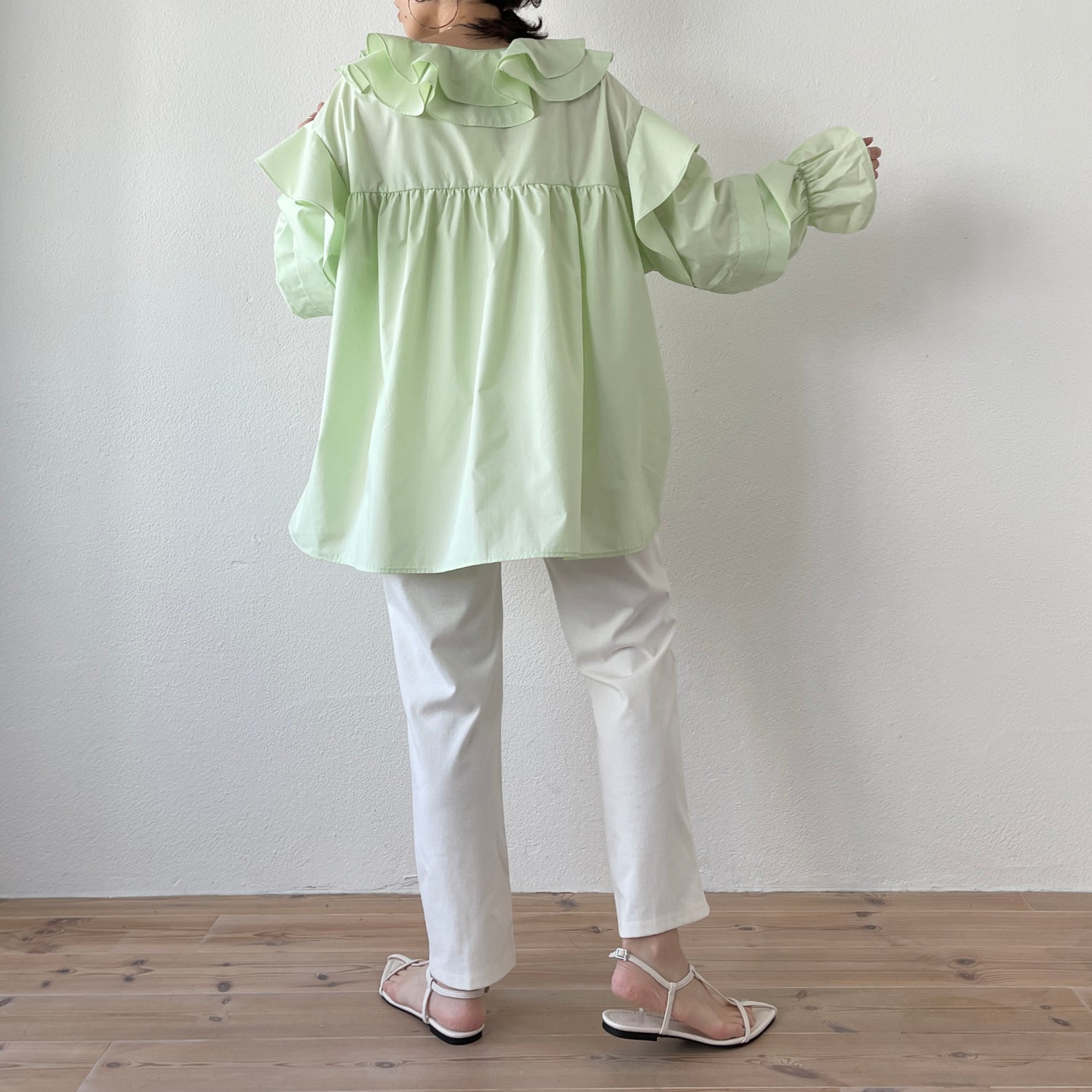 big collar frill blouse / mint