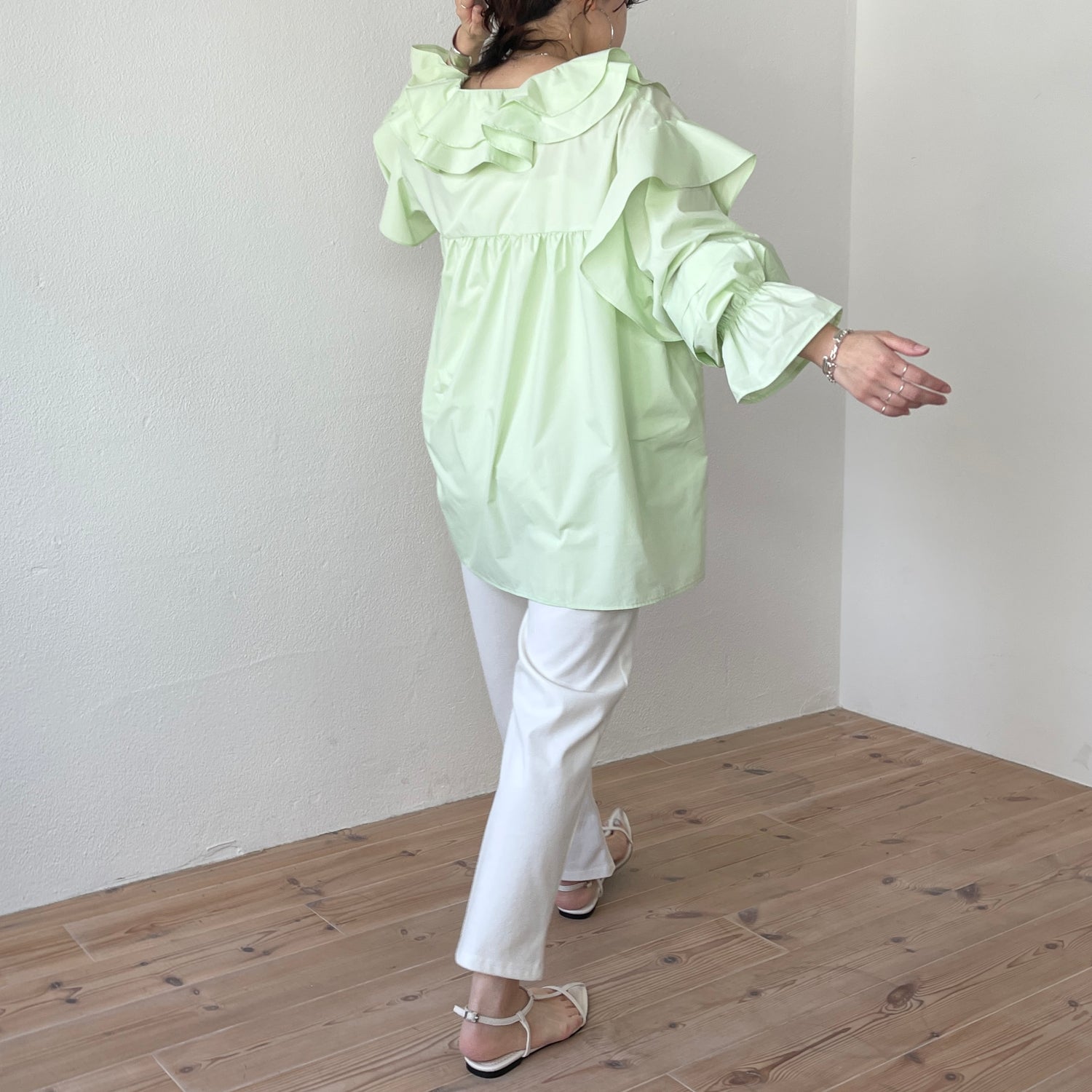 big collar frill blouse / mint